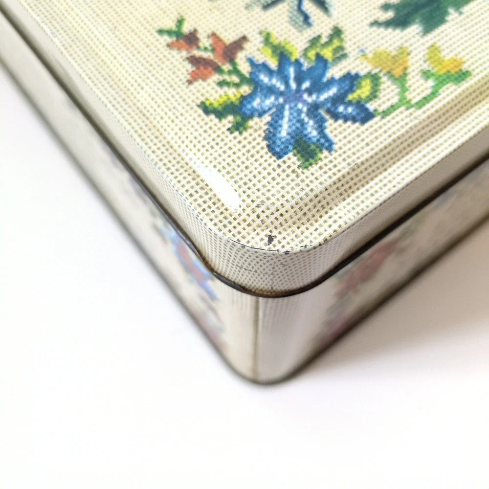 Vintage Carr's of‎ Carlisle England Needlepoint Floral Tin Box Cottagecore Cream